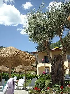 Sleeps 6 Pool Wifi * Ossuccio